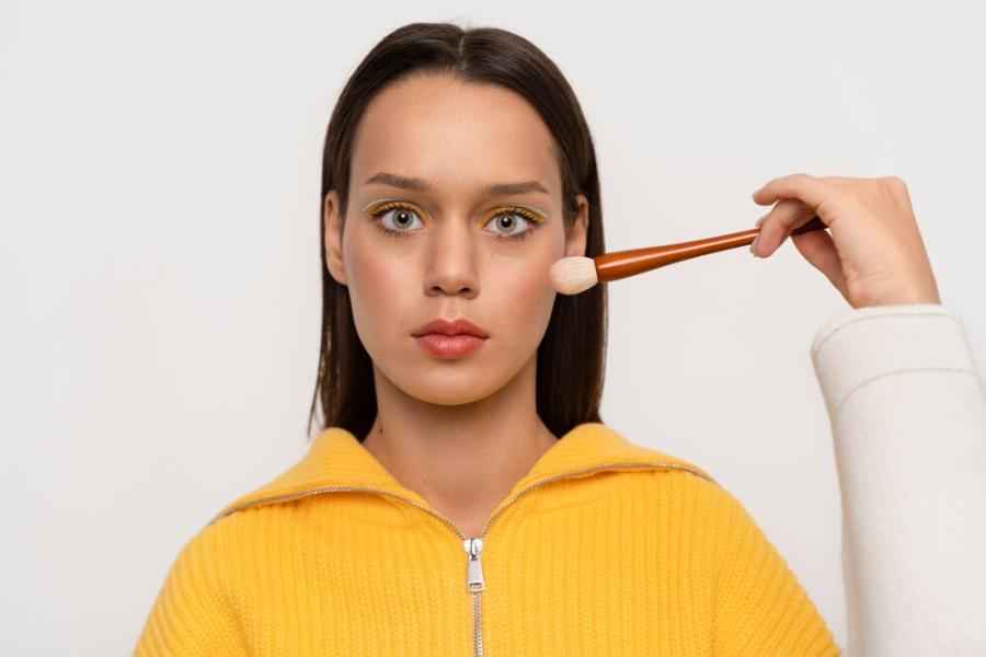 How to Choose the Right Concealer for Your Skin Type