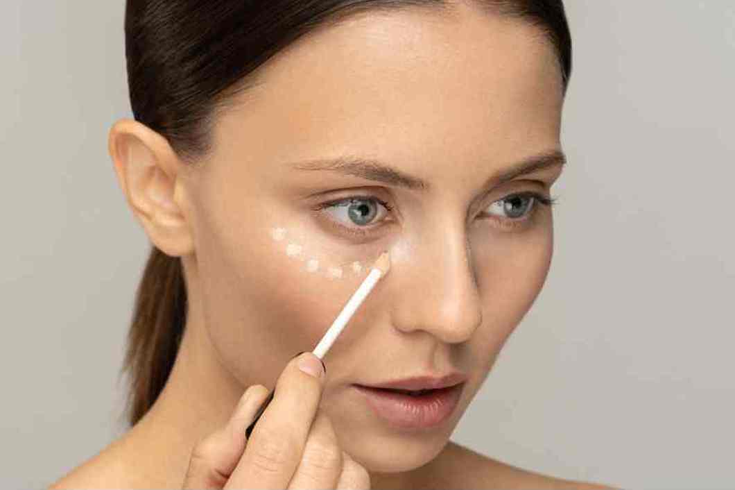 Foundation vs. Concealer: What’s the Difference?